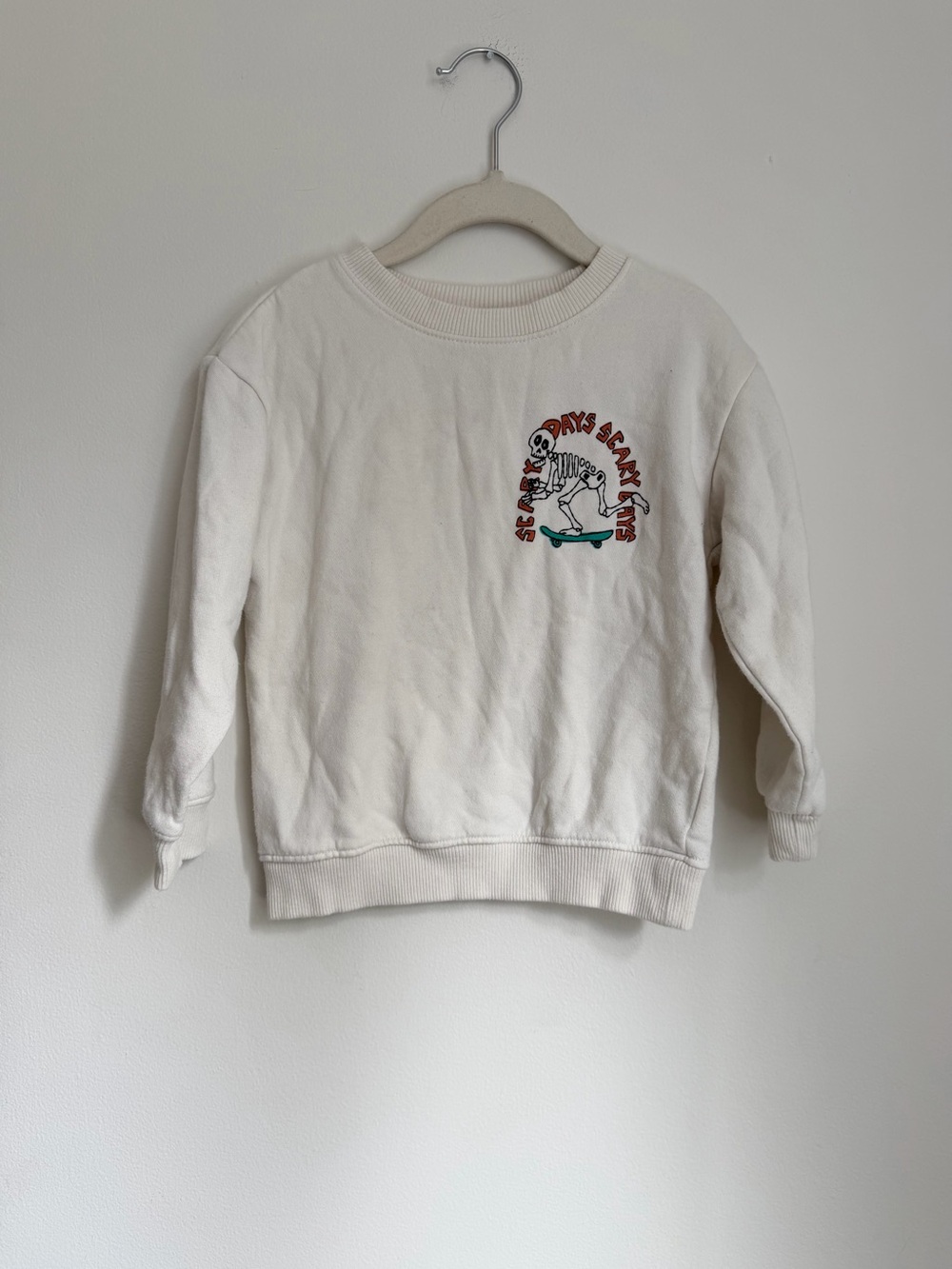 H&M Kids Cream Graphic Sweatshirt with Skate Skeleton (Size 3/4T)
